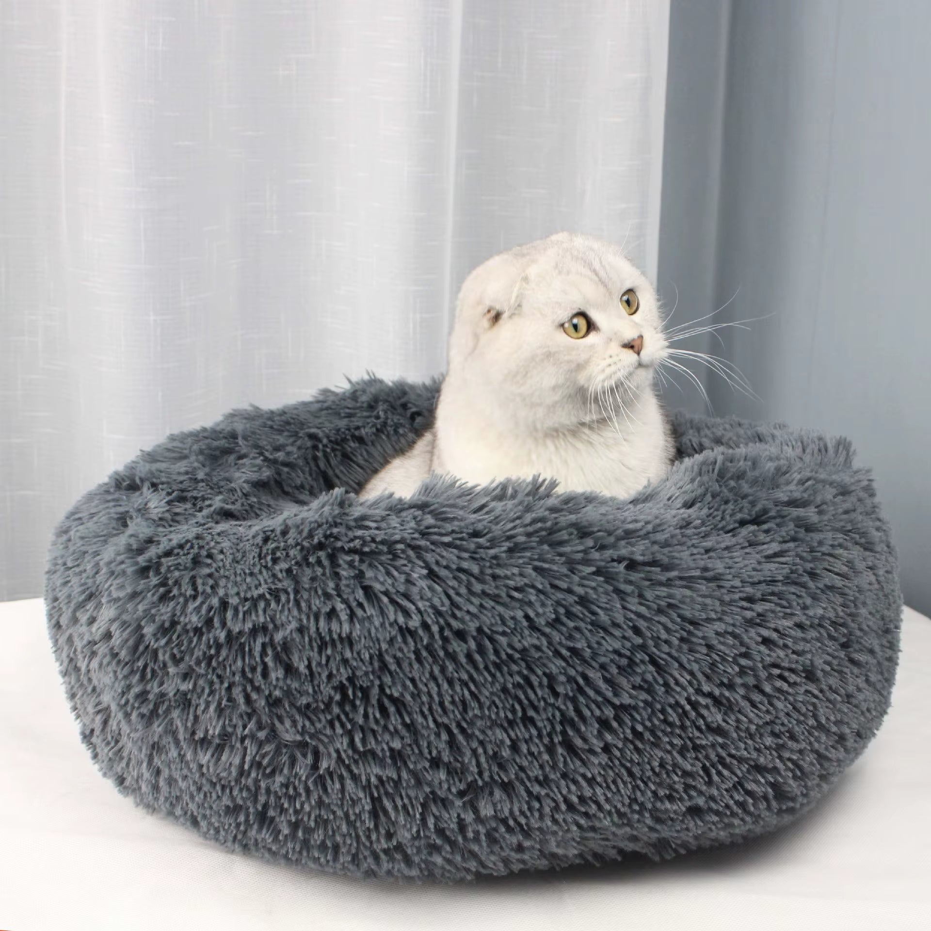 Home Plush Pet Nest Winter Cat Nest Dog Nest Warm Detachable and Washable round Cat Nest Pet Bed Seasonal Universal Decoration