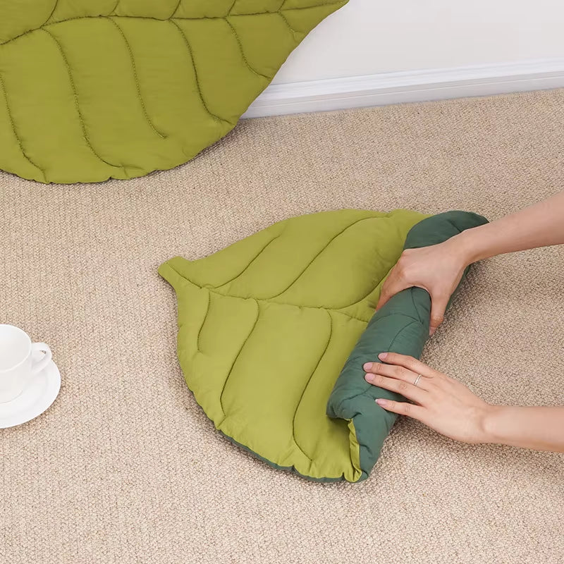 Leaf Shape Pet Mat Cotton Thickened Cat Dog Bed Cushion Four Season Soft Sleeping Pad for Crate Kennel Sofa Floor Use